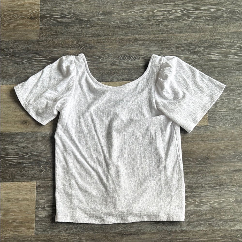 NWOT White Puff Sleeve Women's Top
